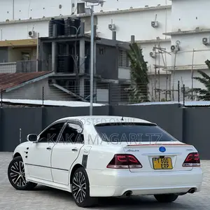 Toyota Crown 2005 Pearl