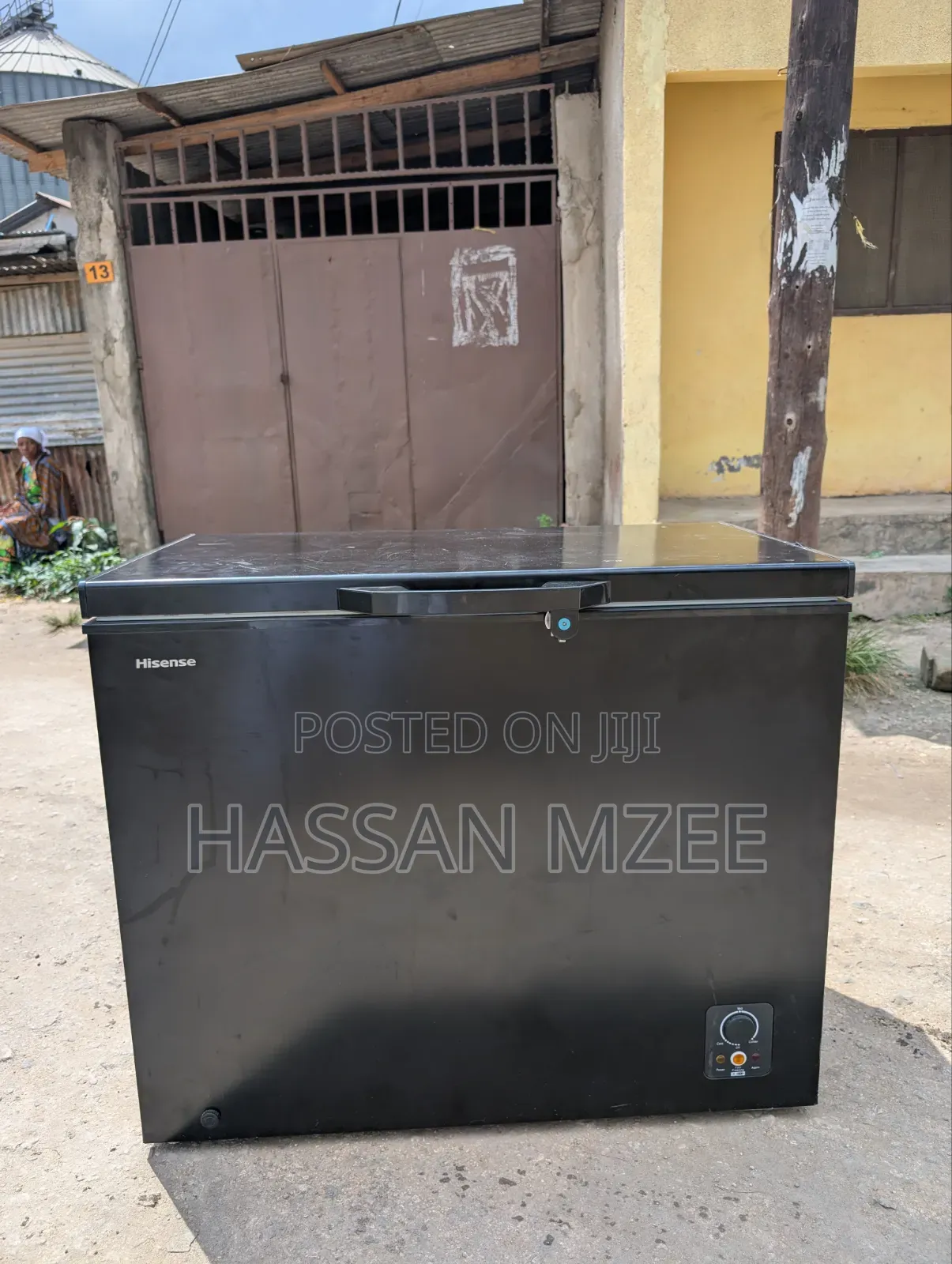 Hisense Freezer 250l