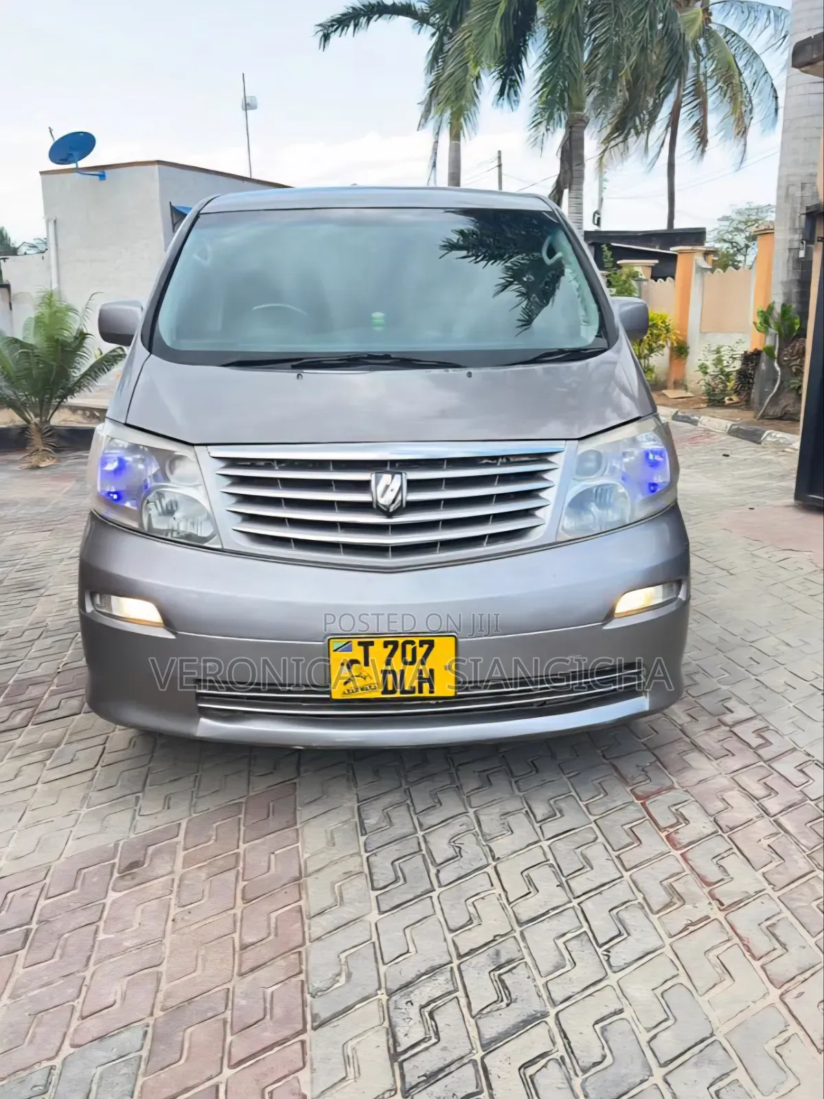 Toyota Alphard 2004