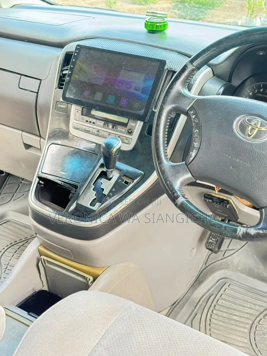 Toyota Alphard 2004