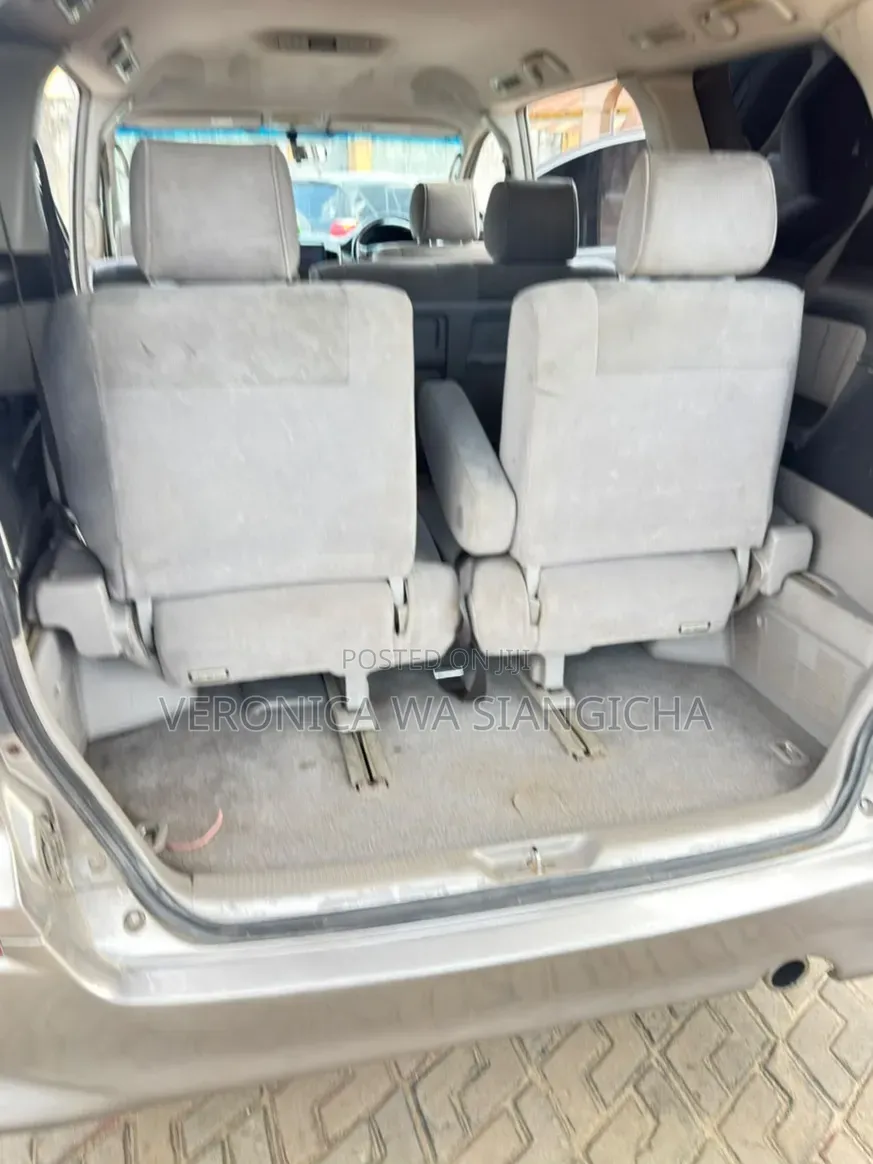 Toyota Alphard 2004