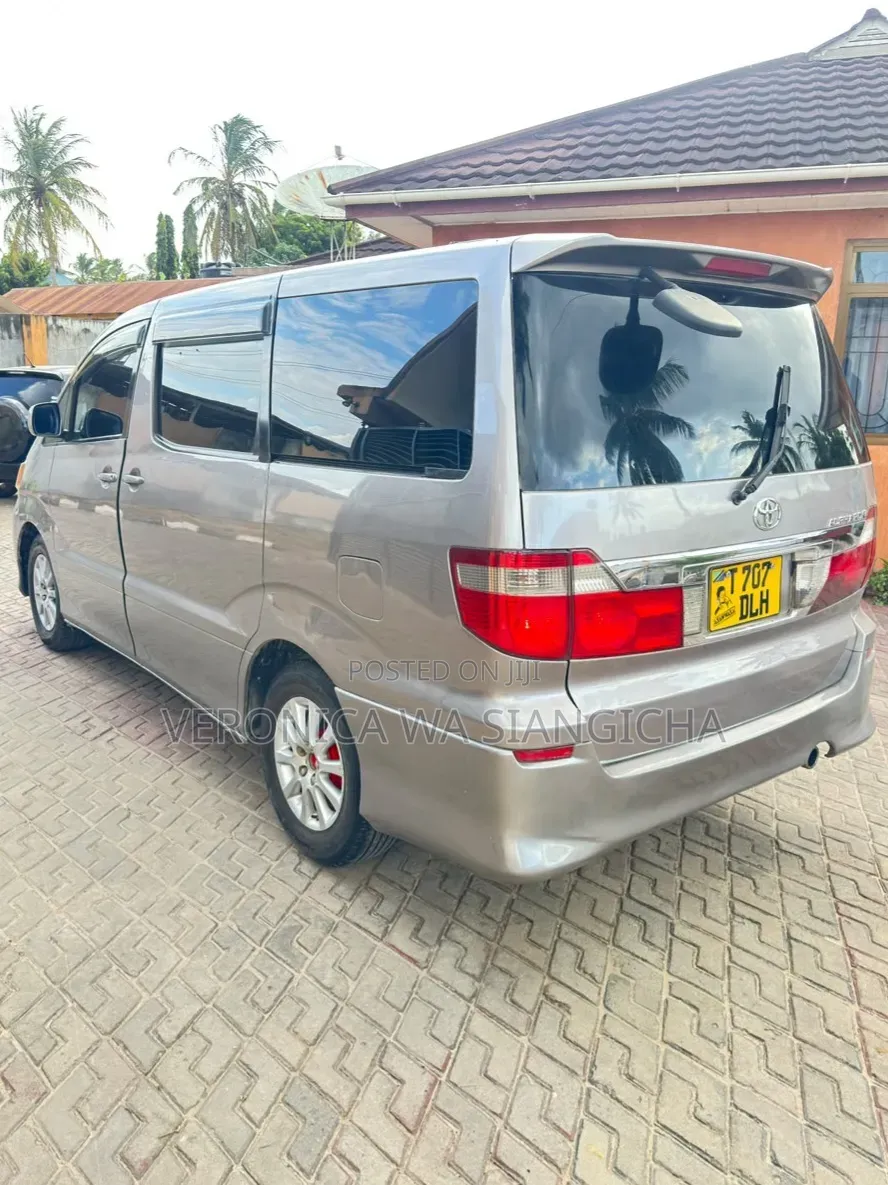 Toyota Alphard 2004