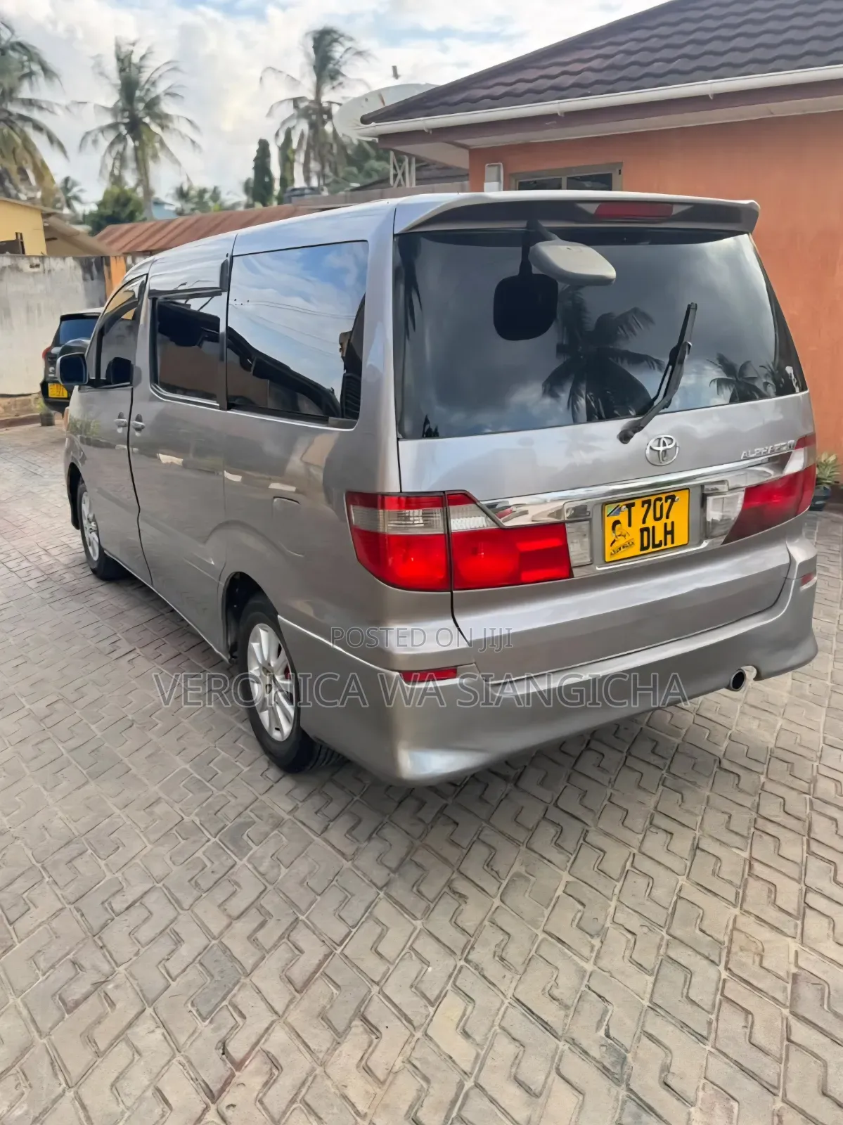 Toyota Alphard 2004