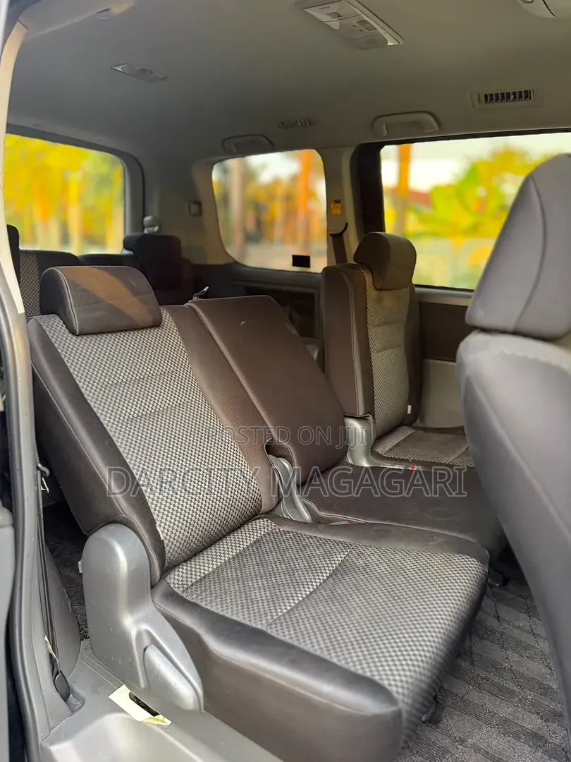 Toyota Noah 2009 Black