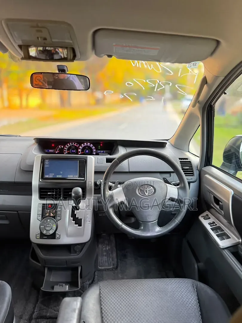 Toyota Noah 2009 Black