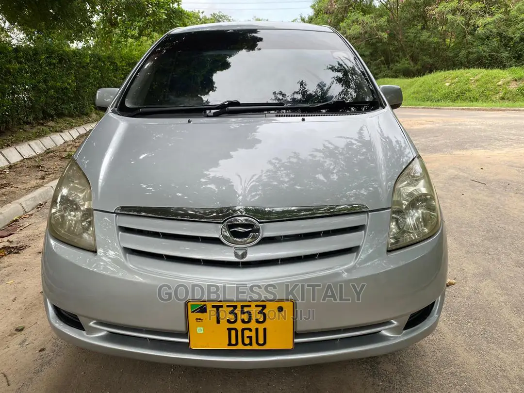 Toyota Corolla Spacio 2003 Silver