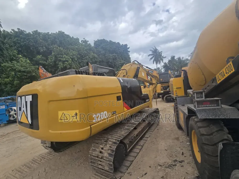 Cat 320d EXCAVATOR