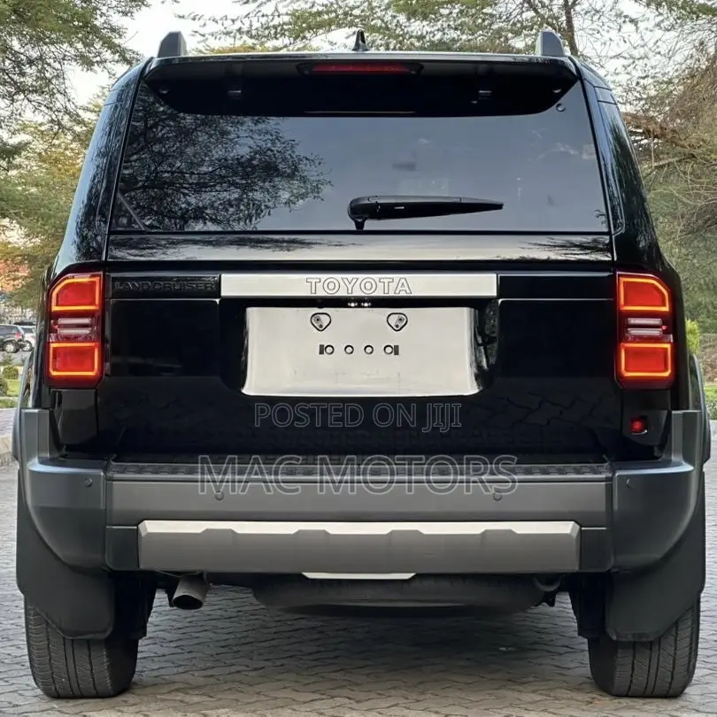 Toyota Land Cruiser Prado 2.8 2024 Black