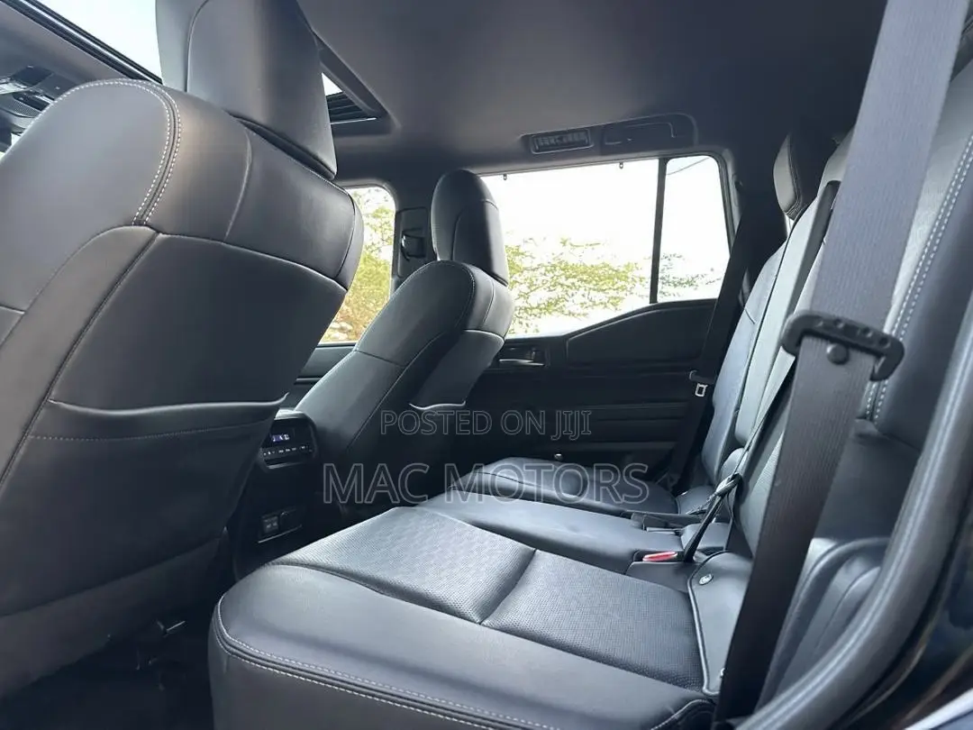 Toyota Land Cruiser Prado 2.8 2024 Black