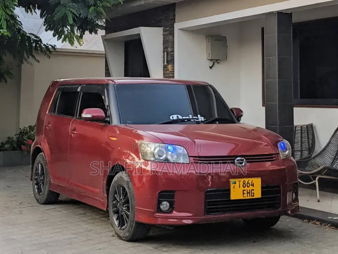 Toyota Corolla Rumion 2015 Maroon