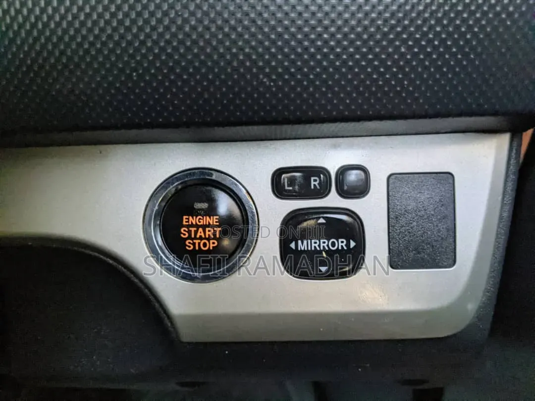 Toyota Corolla Rumion 2015 Maroon