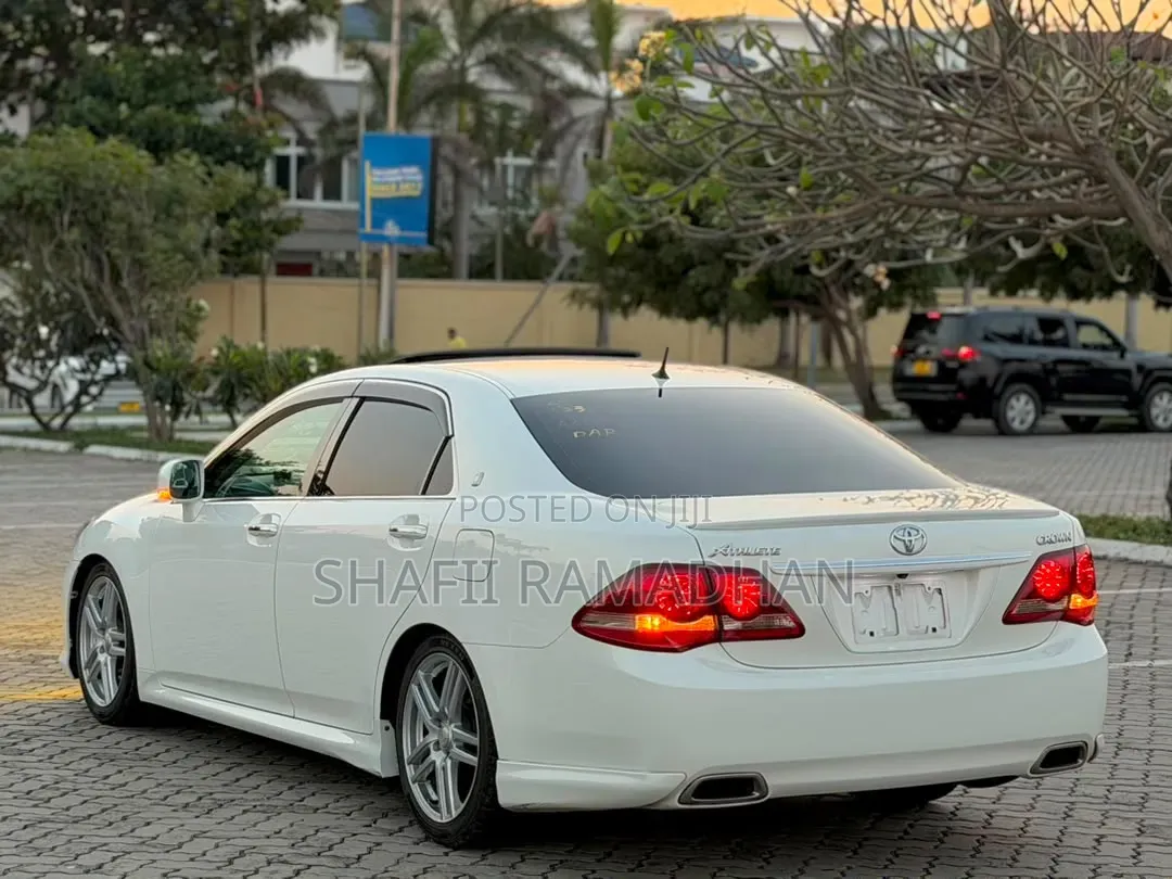 Toyota Crown 2020 White