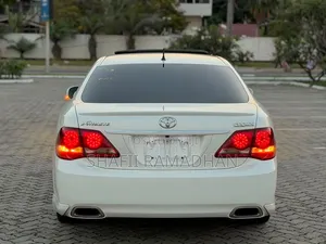 Toyota Crown 2020 White
