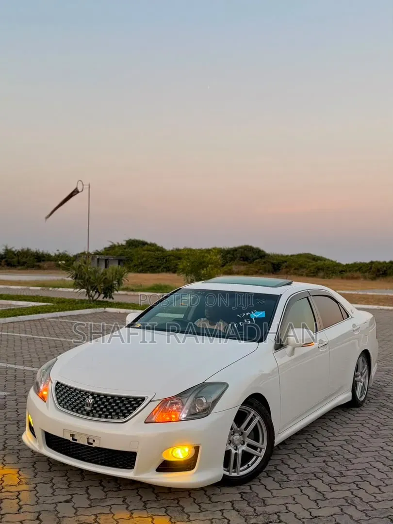 Toyota Crown 2020 White