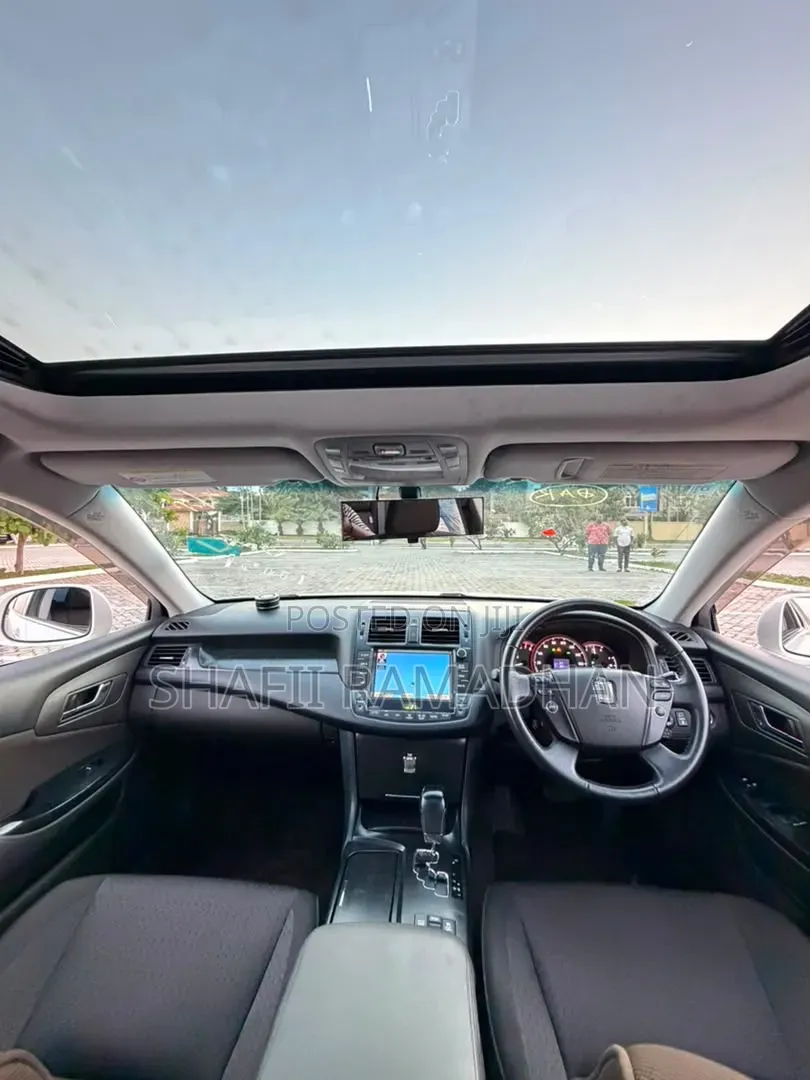 Toyota Crown 2020 White