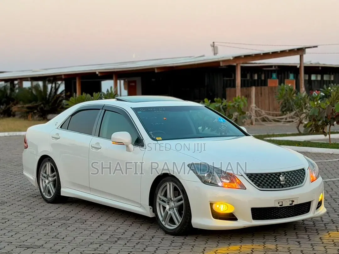 Toyota Crown 2020 White