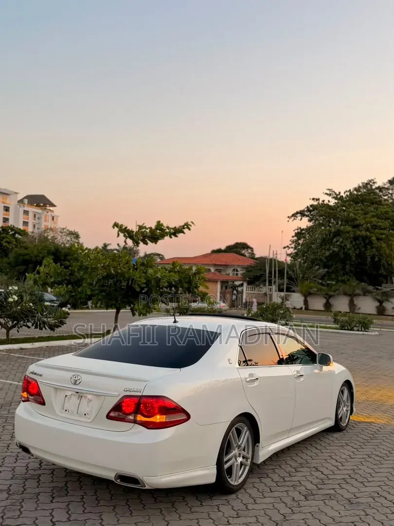 Toyota Crown 2020 White