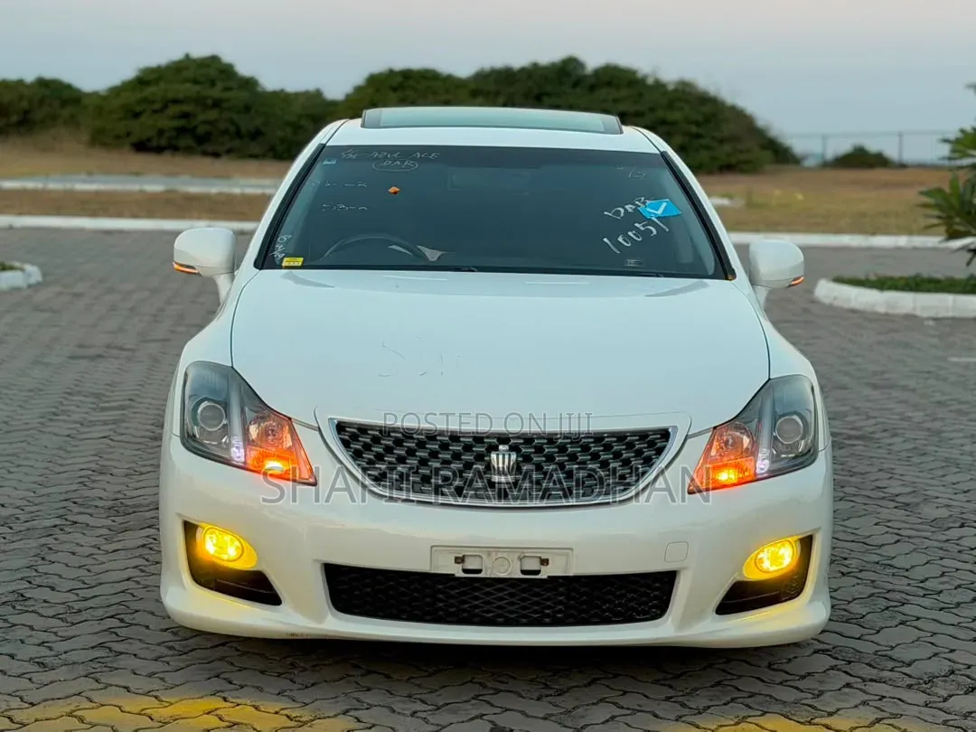 Toyota Crown 2020 White