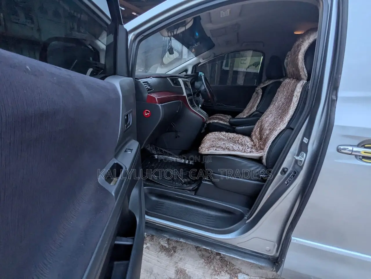 Toyota Alphard 2007