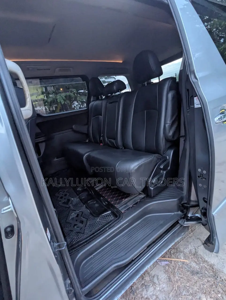 Toyota Alphard 2007