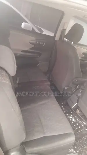 Toyota Wish 2012 Maroon
