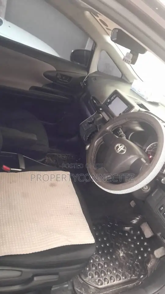 Toyota Wish 2012 Maroon