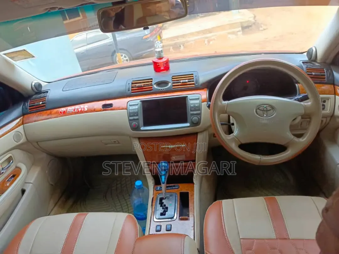 Toyota Brevis 2004 Red