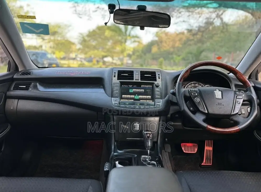 Toyota Crown 2009 White