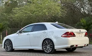 Toyota Crown 2009 White