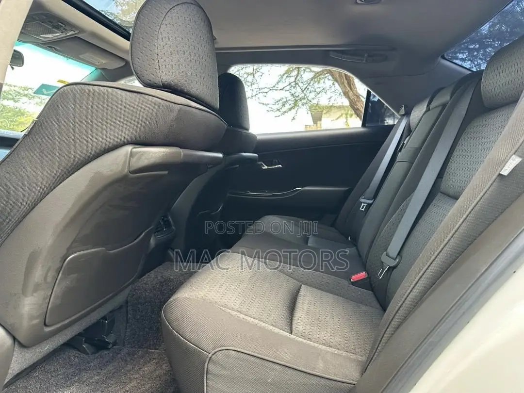 Toyota Crown 2009 White