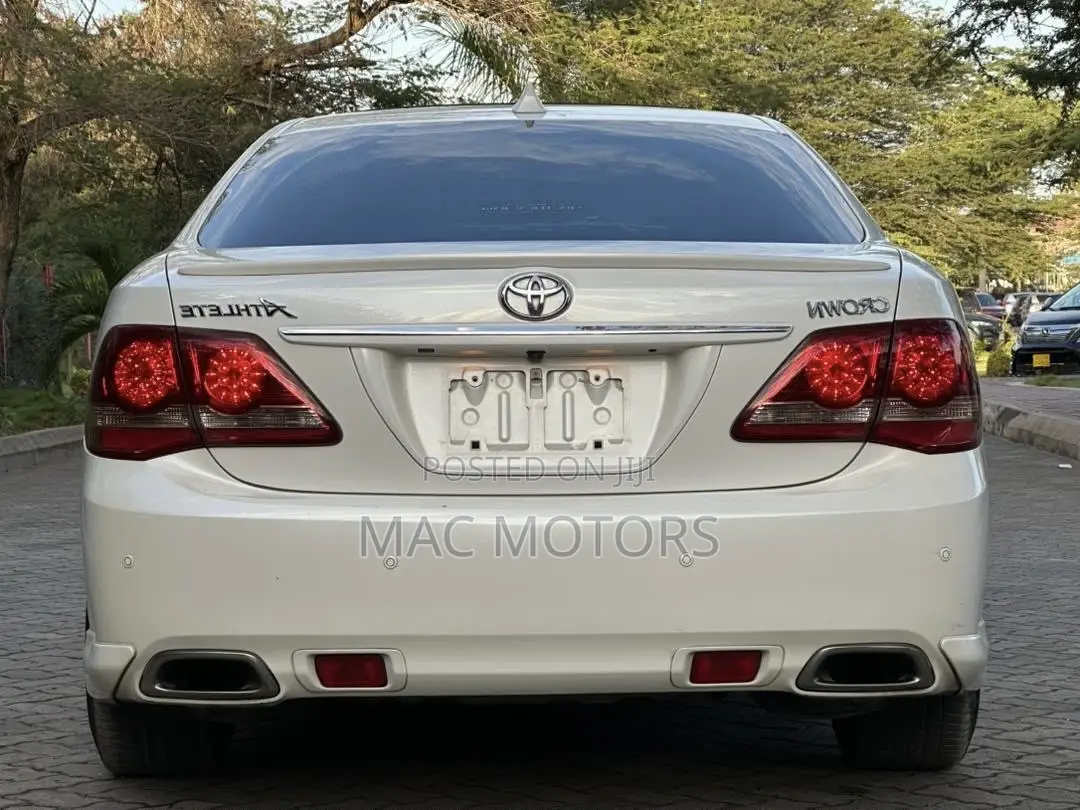 Toyota Crown 2009 White