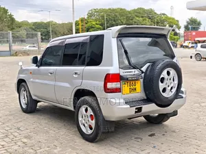 Mitsubishi Pajero 2006 Silver