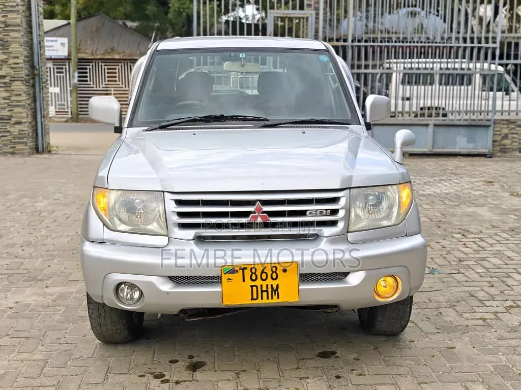 Mitsubishi Pajero 2006 Silver