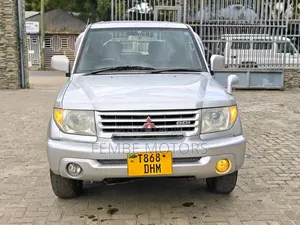 Mitsubishi Pajero 2006 Silver