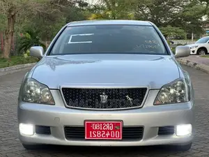 Toyota Crown 2006 Silver