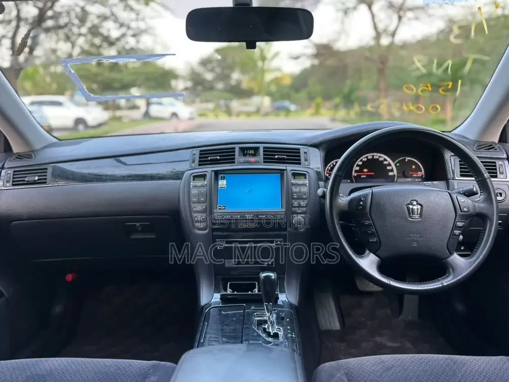 Toyota Crown 2006 Silver