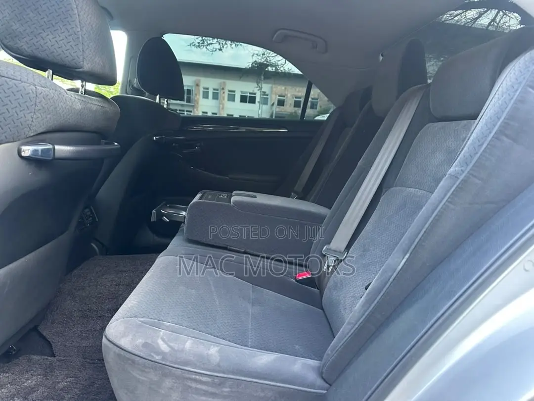 Toyota Crown 2006 Silver