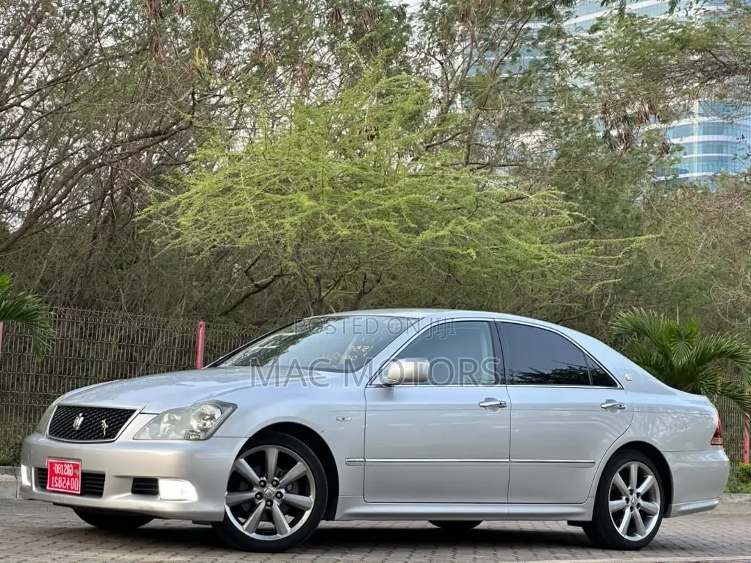 Toyota Crown 2006 Silver