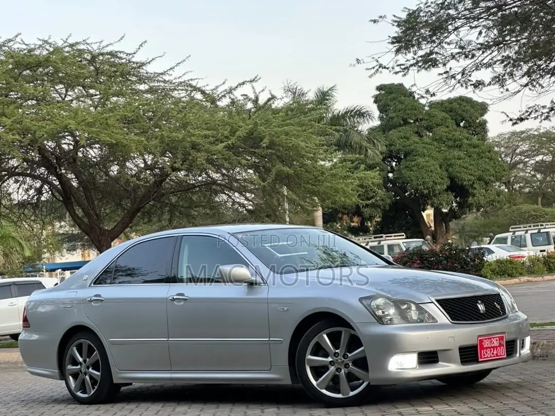 Toyota Crown 2006 Silver