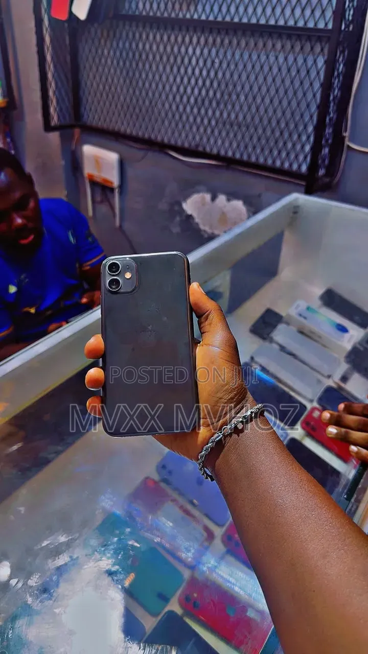 Apple iPhone 11 64 GB Black