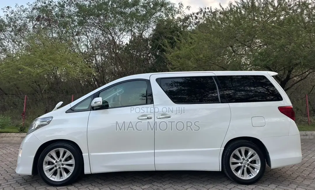 Toyota Alphard 2009 White