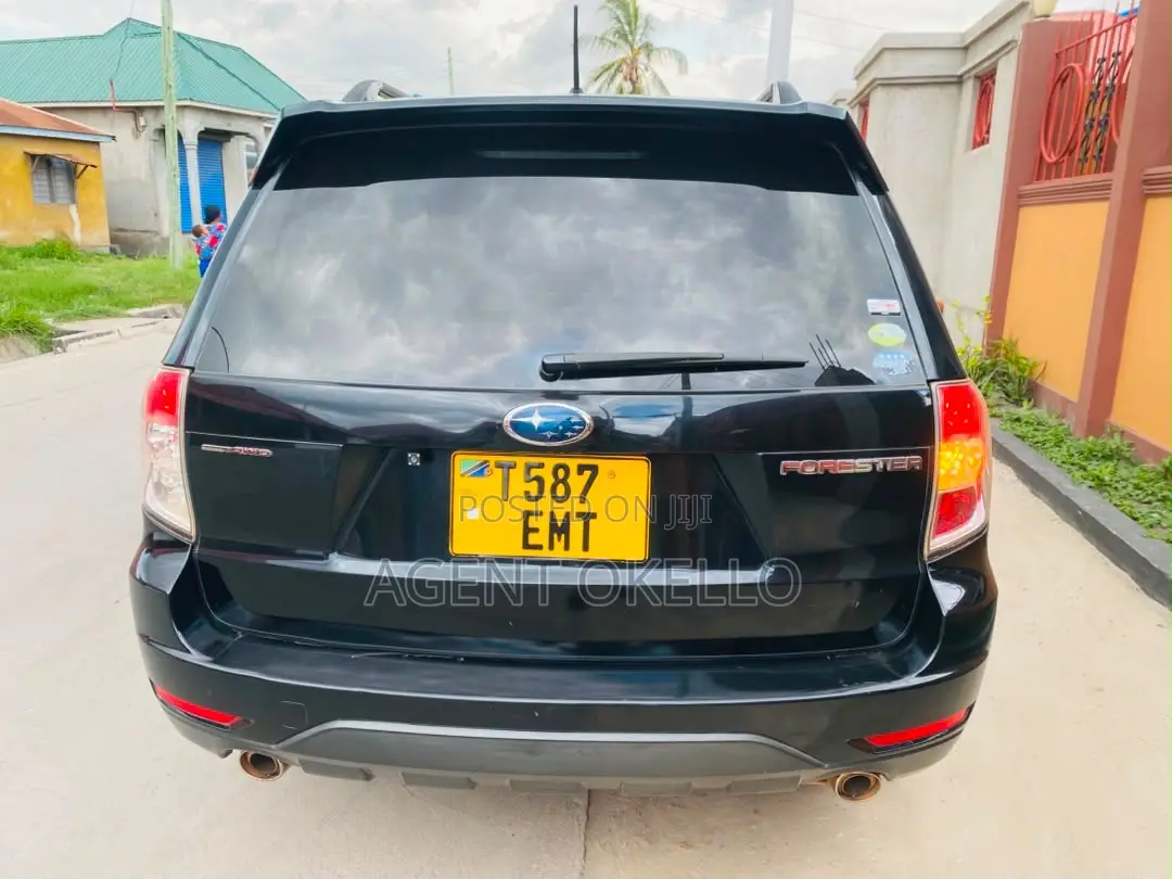 Subaru Forester 2012 Black