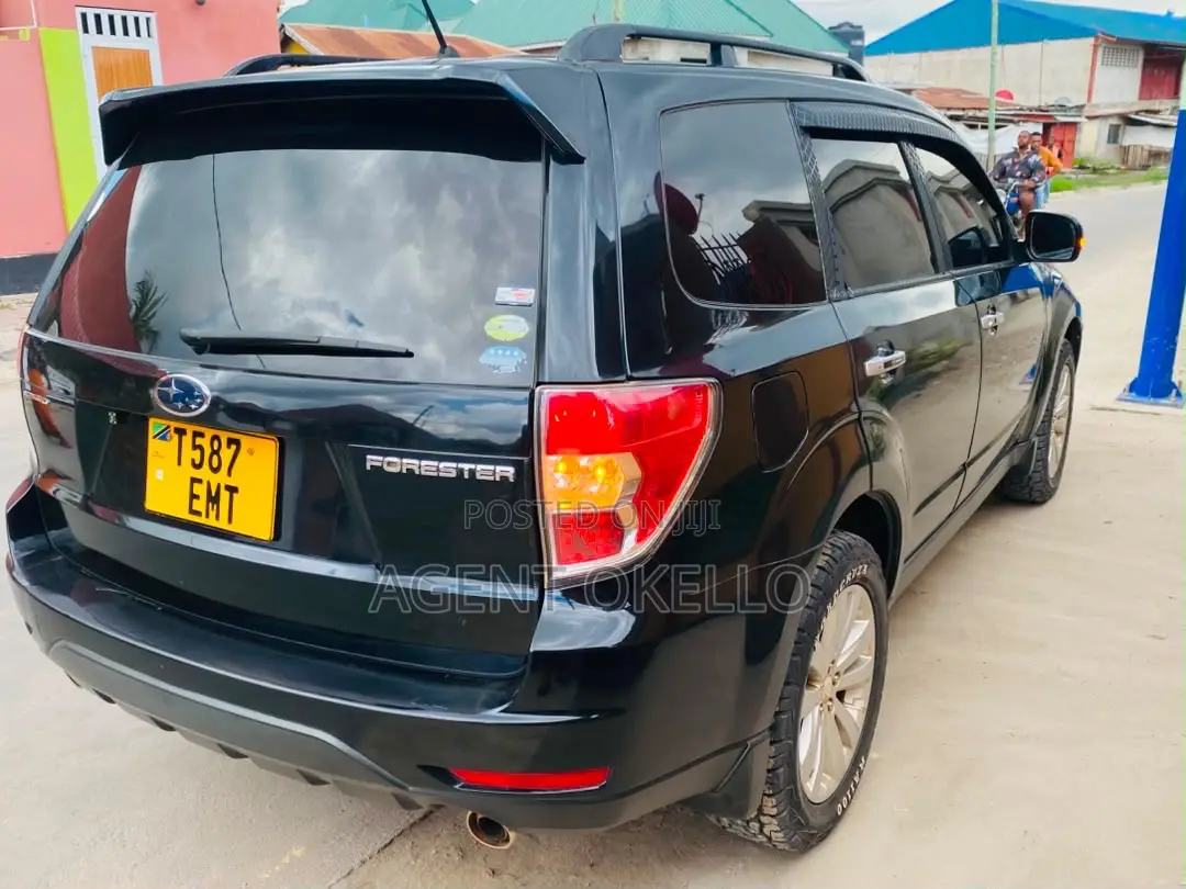 Subaru Forester 2012 Black