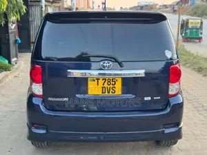 Toyota Corolla Rumion 2009 Blue