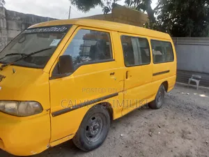 Hyundai H-100 1991 Yellow