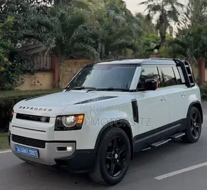 Land Rover Defender 2021 White