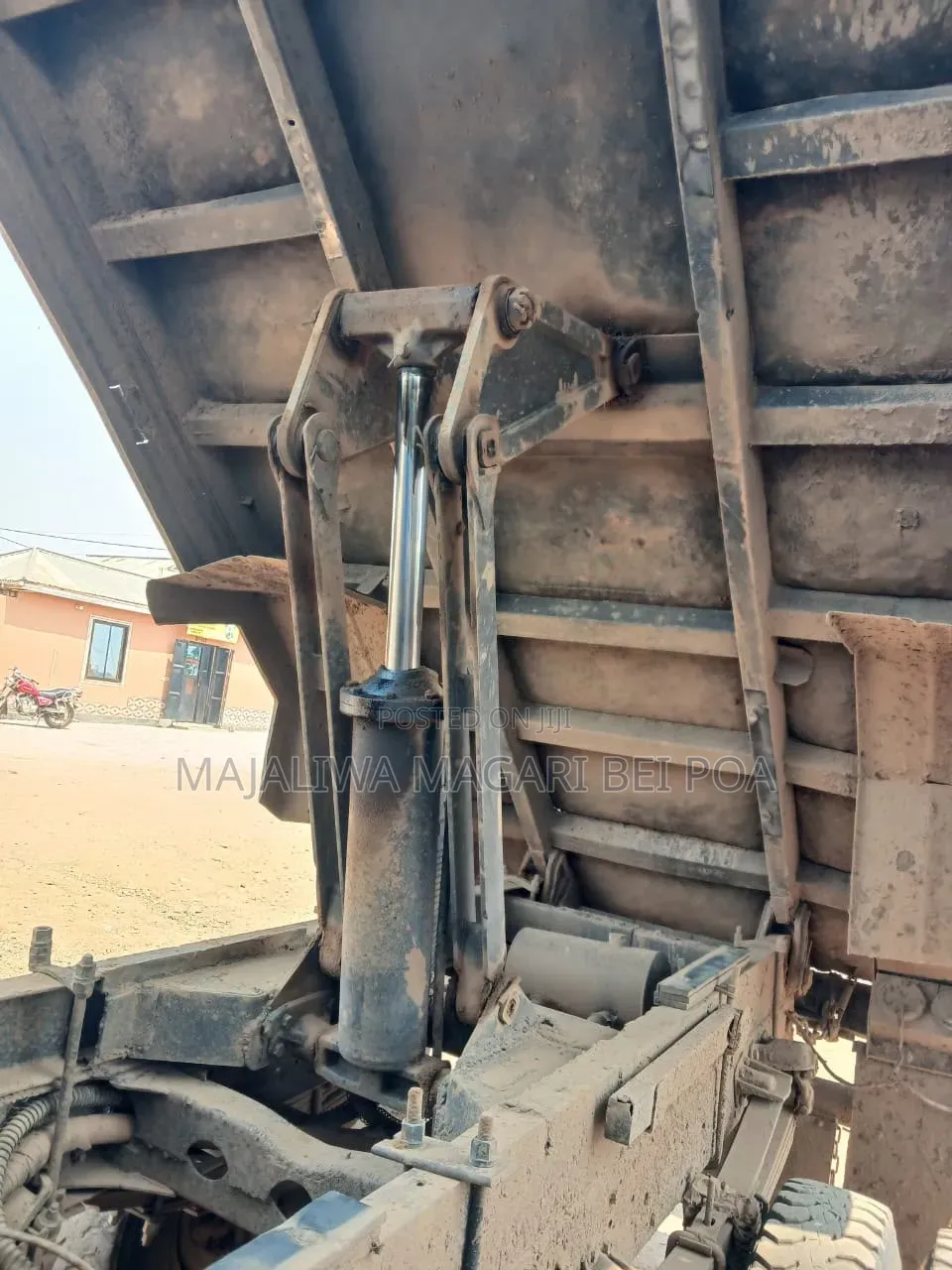 Mitsubishi Fuso 2002 Blue