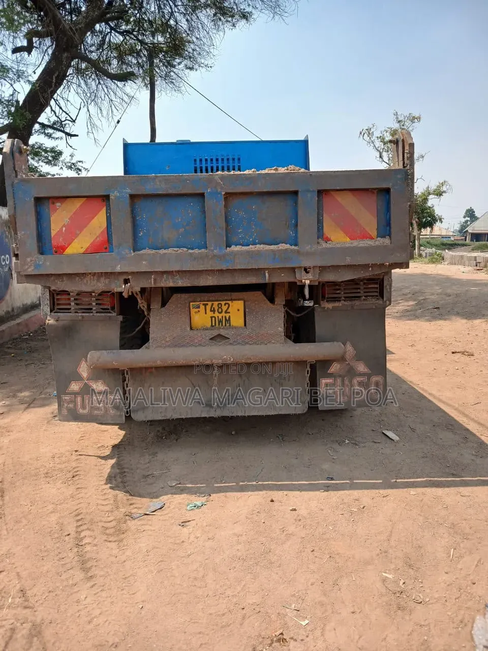 Mitsubishi Fuso 2002 Blue