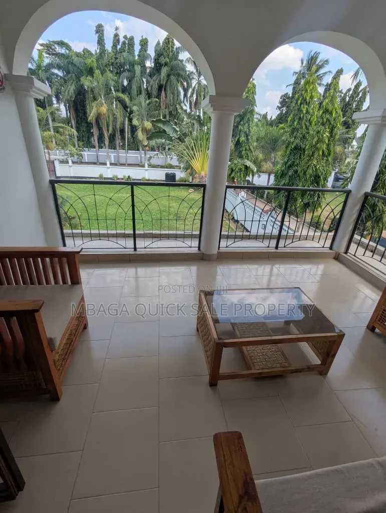 4bdrm House in Kawe Beach for rent