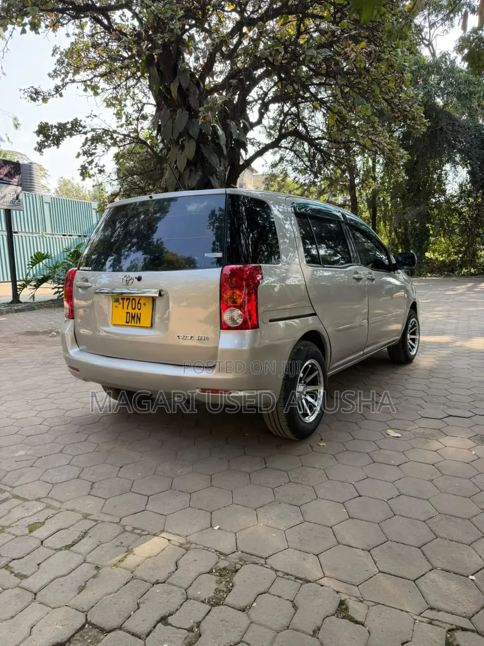 Toyota Raum 2004 Silver